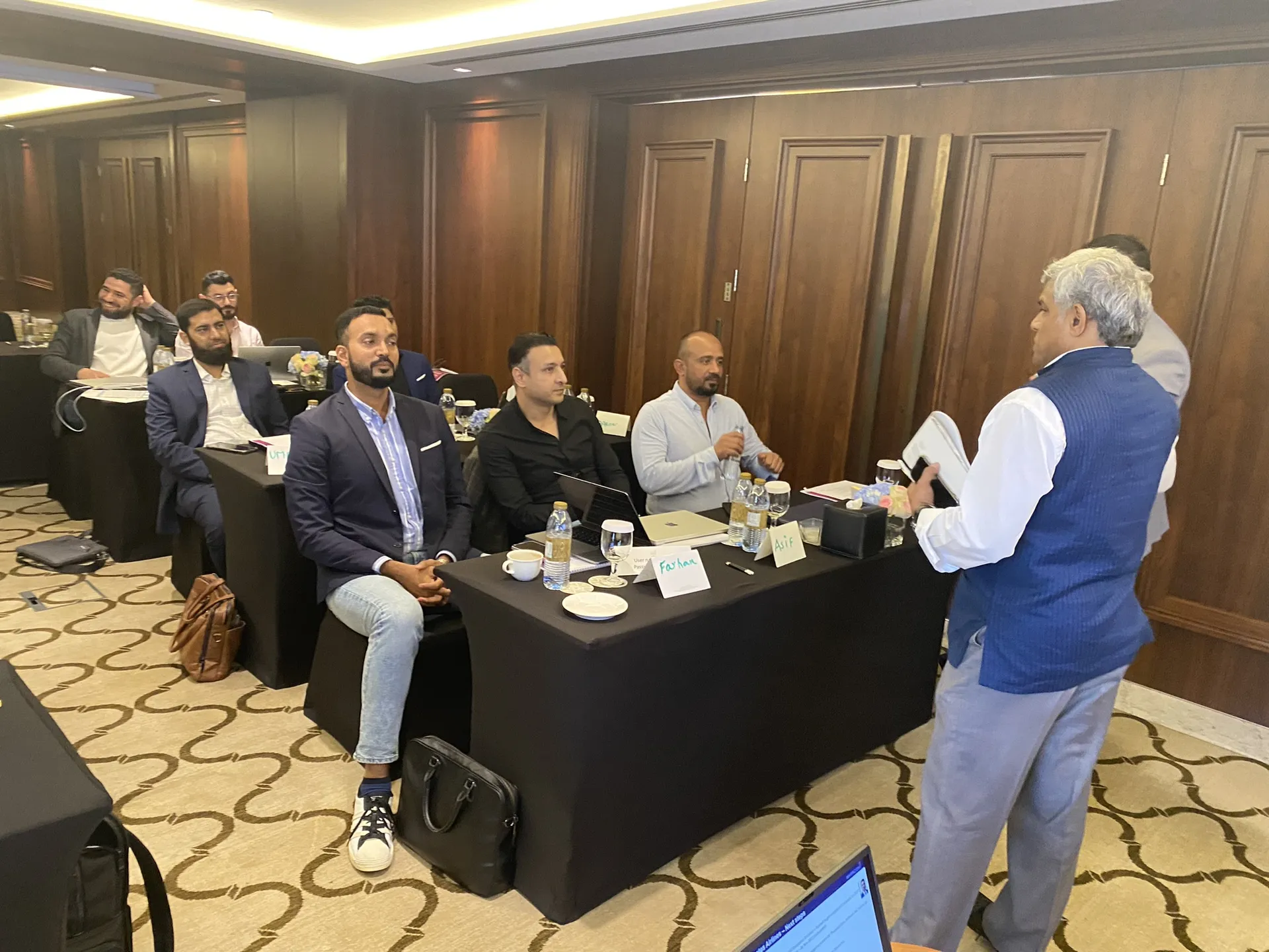 Emircom - Sales Presentation techniques workshop